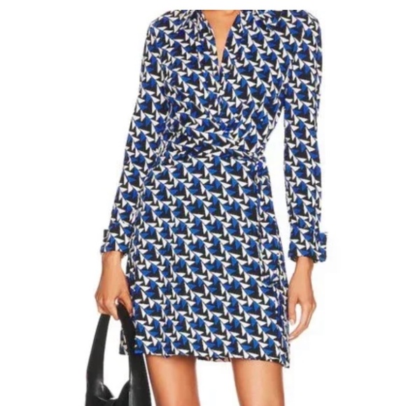 Diane Von Furstenberg Large Geometric Wrap Dress - Picture 2 of 5